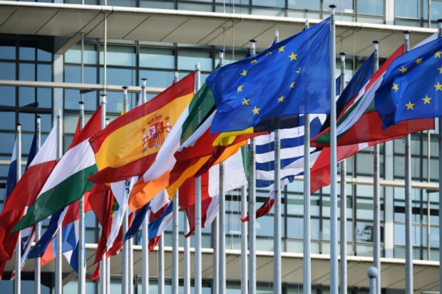 Переводчики ЕС бастуют: начало пленарного заседания сорвано